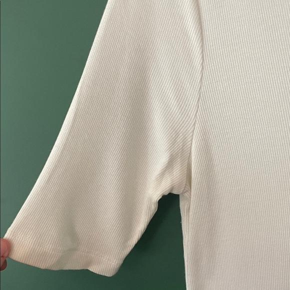 Marine Layer Lexi V-neck Womens M Cream Button-Down V-Neck Top - Picture 5 of 8